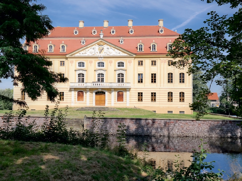 Frontansicht des Barockschloss Wachau