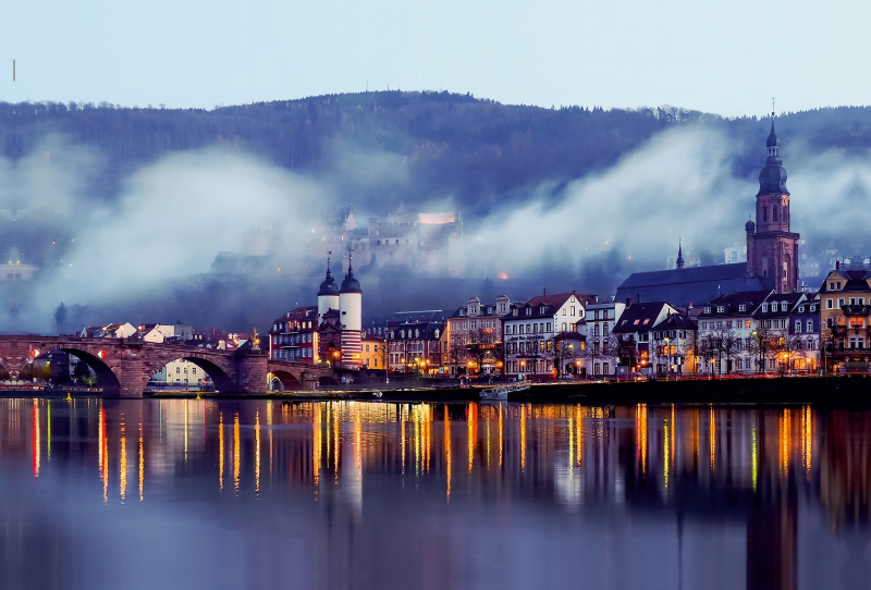 Heidelberg - Altstadt im Nebel