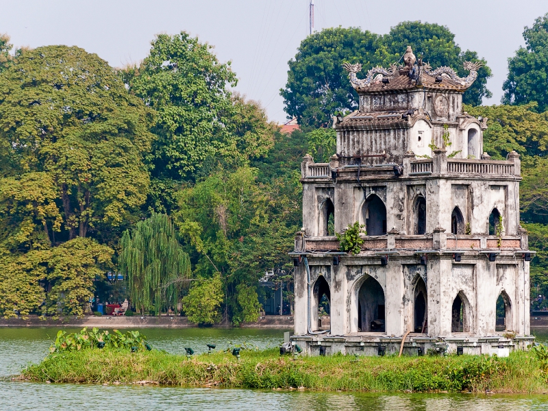 Gehmeinisvoller Schildkröten-Pavillon in Hanoi