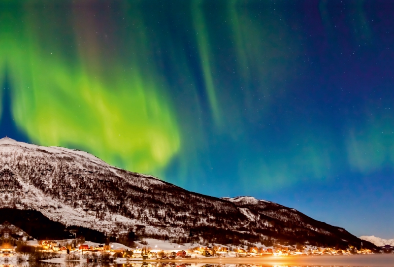 Polarlicht über dem Lyngenfjord