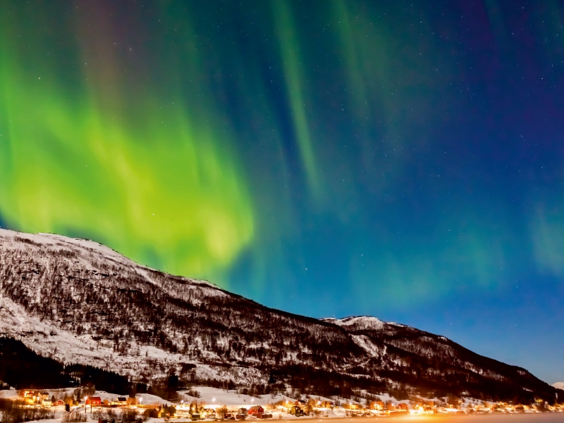 Polarlicht über dem Lyngenfjord