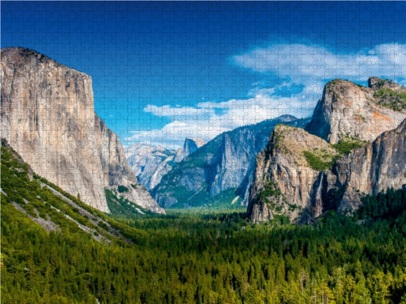 Der Tunnel View Point bietet einen Blick auf El Capitan, Half Dome und Bridalveil Fall im Yosemite National Park