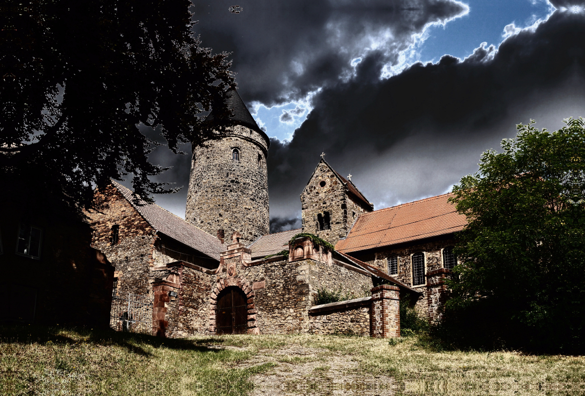 Burg Hohenthurm im Saalekreis in Sachsen-Anhalt