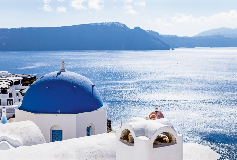 Oia - Kirche und Krater auf Santorin