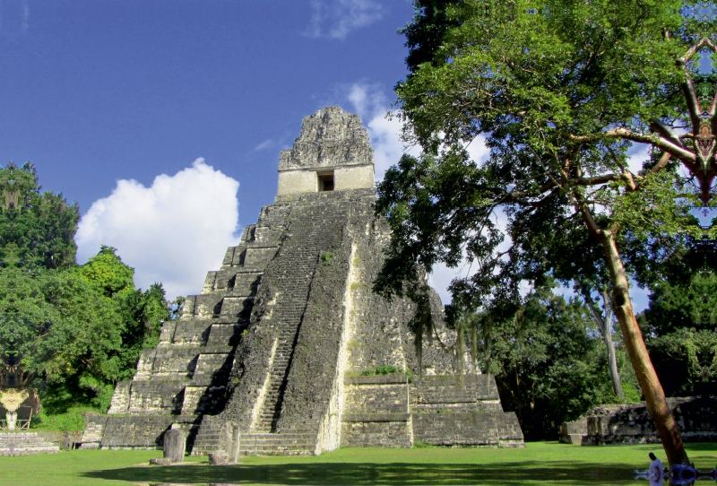 Maya Pyramide in Tikal, Guatemala