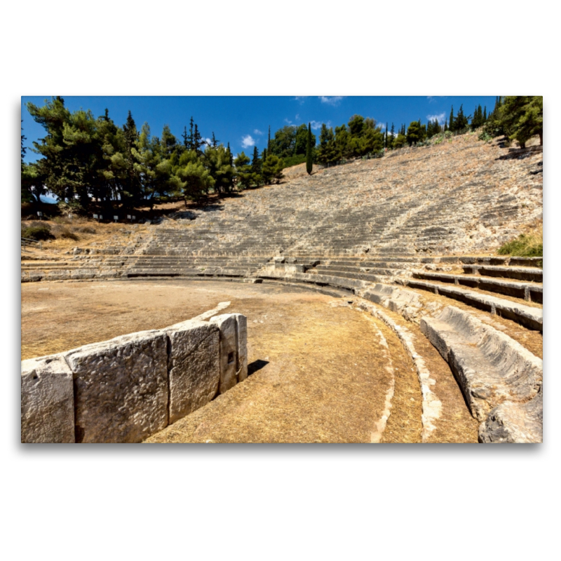 Das in den Felsen gehauene antike Theater von Argos fasste 20.000 Zuschauer, Argolis, Peloponnes, Griechenland