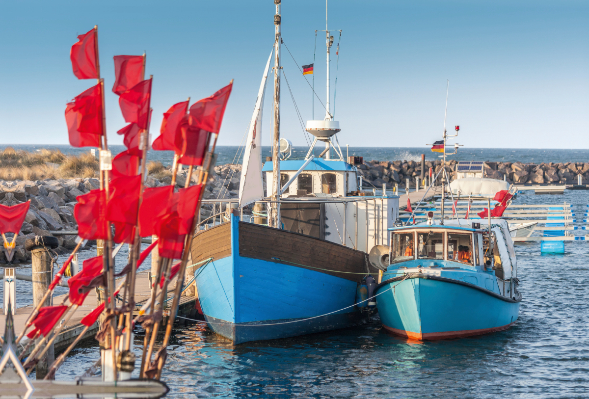 Fischerboote im Hafen von Kühlungsborn an der Ostsee