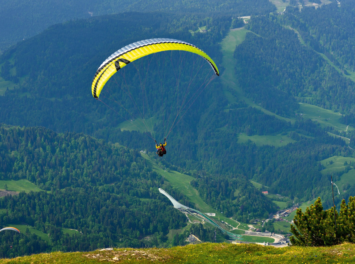 Gleitschirmflieger am Wank