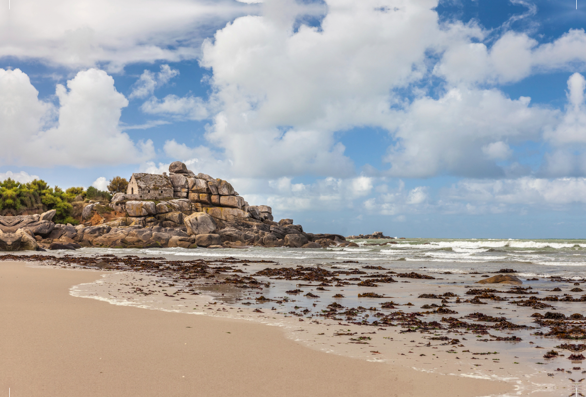 Zöllner Haus am Strand von Kerfissien in der Bretagne, Frankreich