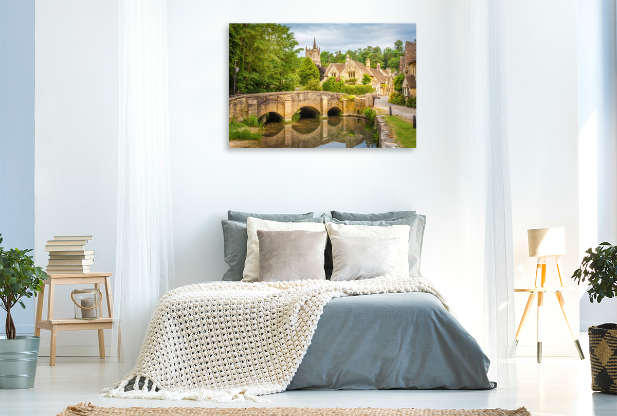 Die Brücke von Castle Combe in Wiltshire, England