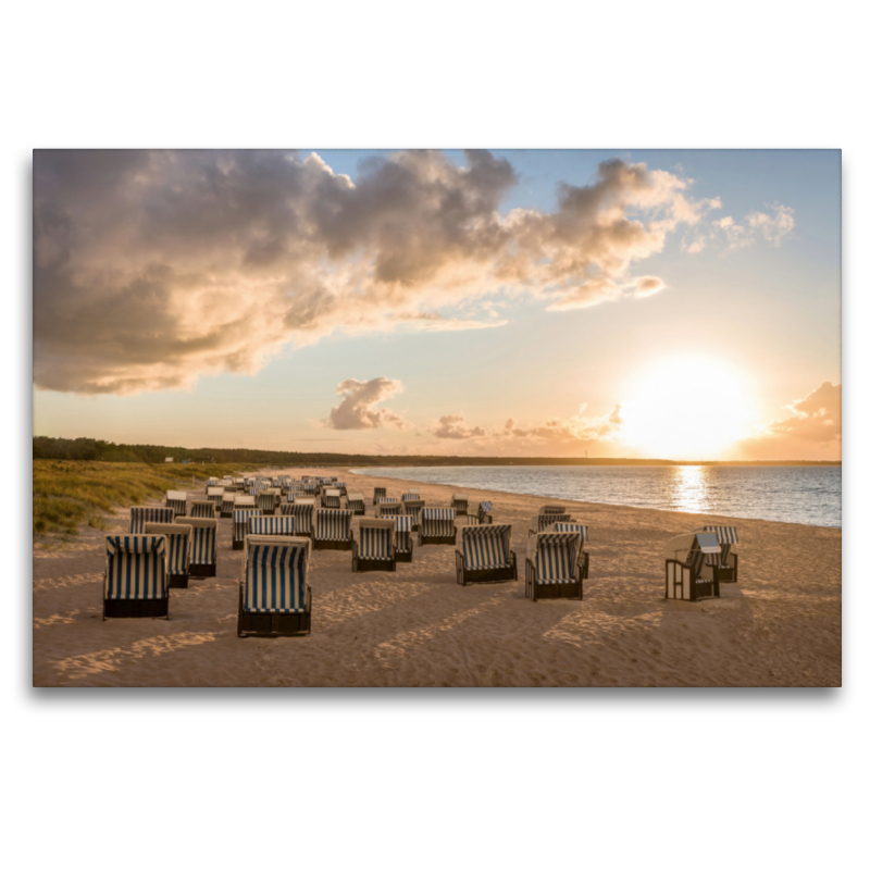 Die letzten Sonnenstrahlen am Strand an der Ostsee