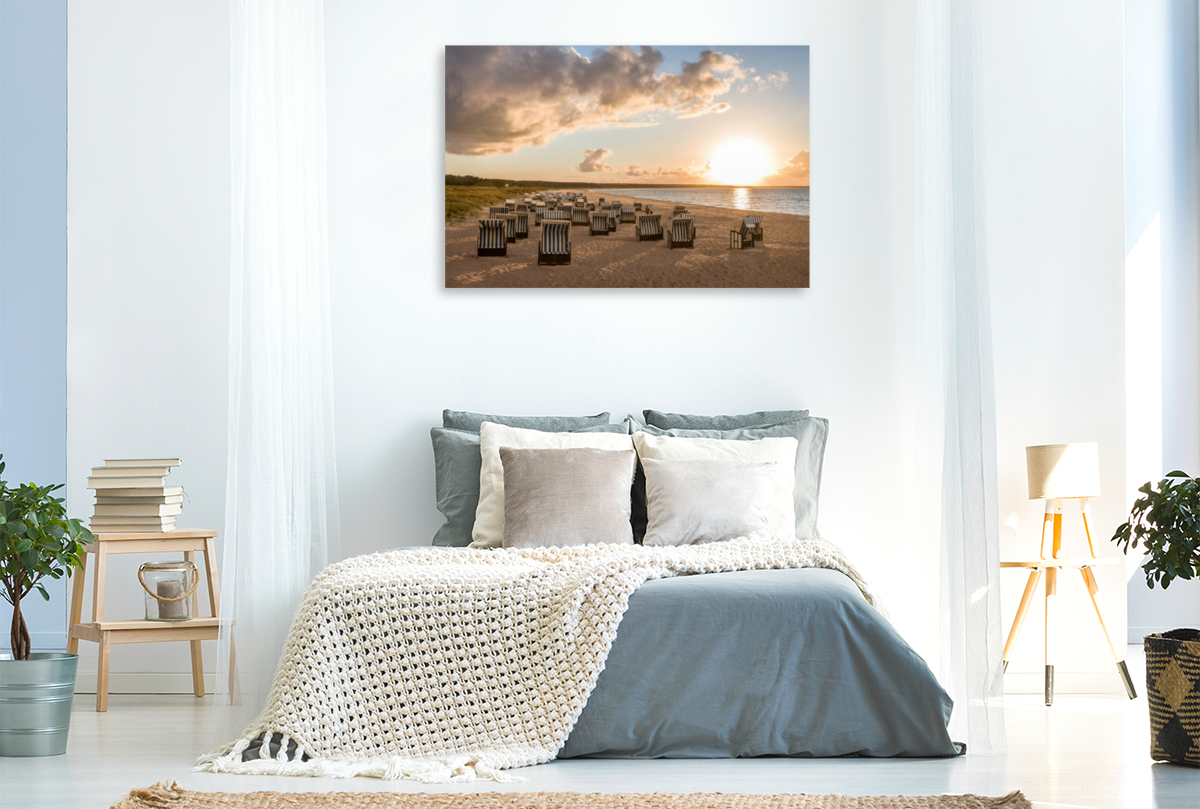 Die letzten Sonnenstrahlen am Strand an der Ostsee