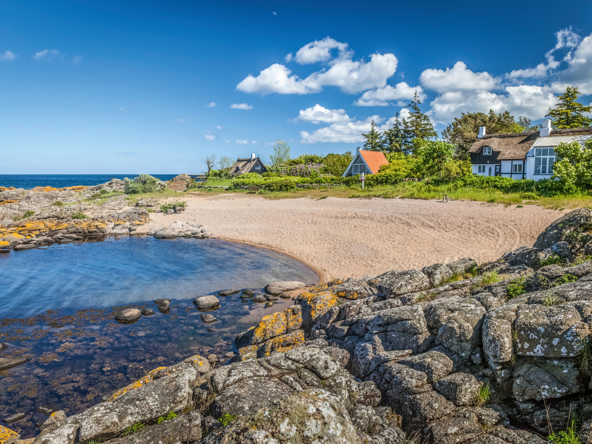 Verstecke Badebucht in Listed auf Bornholm