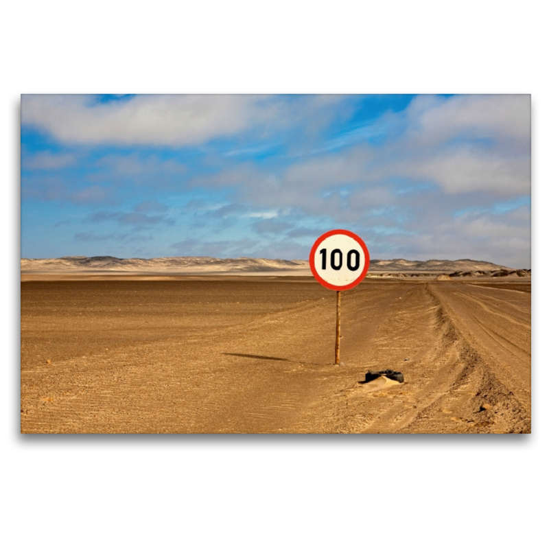 Namibia: Nicht rasen. Geschwindigkeitsbegrenzung auf Sandpiste im Skeleton Coast National Park.