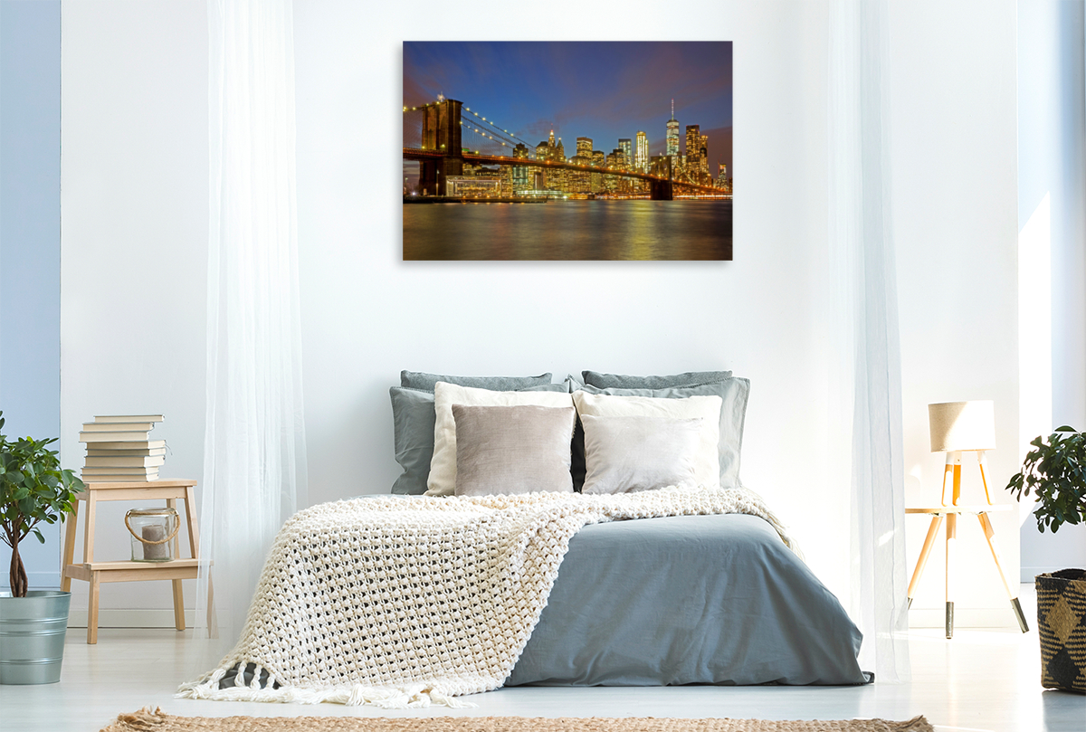 Brooklyn Bridge mit Skyline bei Nacht