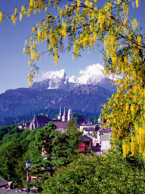 Blick auf Berchtesgaden mit Watzmann