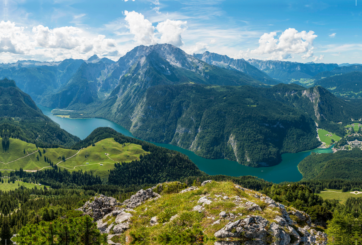 Blick vom Jenner auf den Watzmann und Schönau (r.u.)