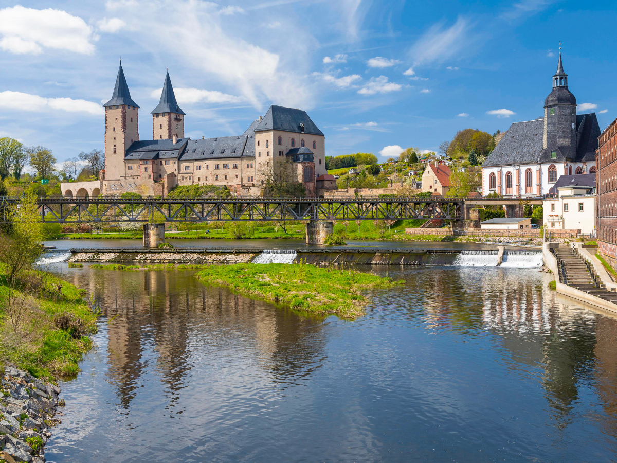 Schloss Rochlitz mit Fluss Zwickauer MuldeMühle, Rochlitz, Sachsen, De