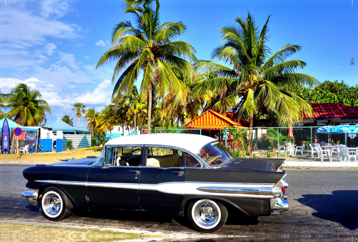 Der US-Oldtimer Pontiac Chieftain 1957 in Kuba