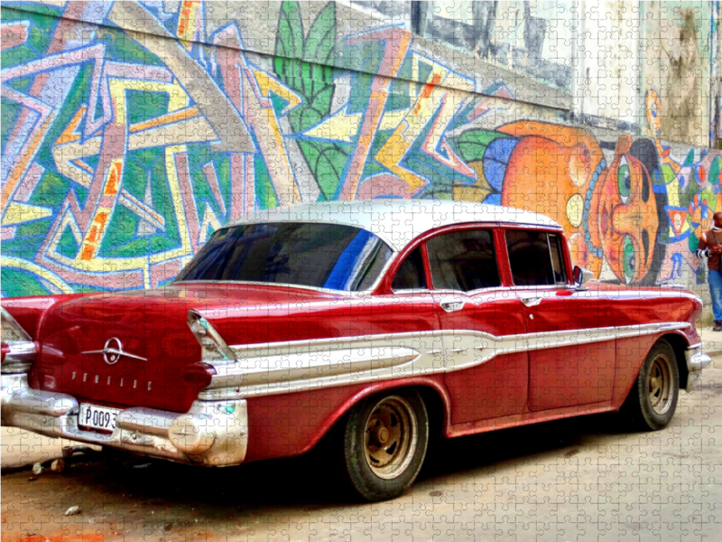 Der US-Oldtimer Pontiac Chieftain 1957 in Havanna