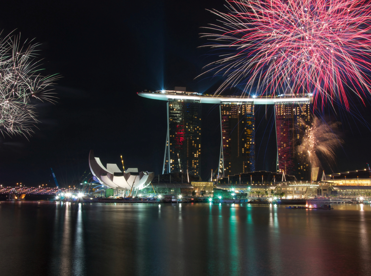 Feuerwerk über der Marina Bay