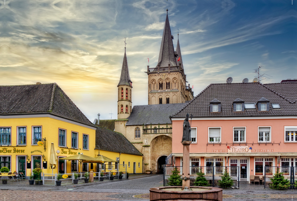 Xanten, Marktplatz mit Dom und Norbert Brunnen