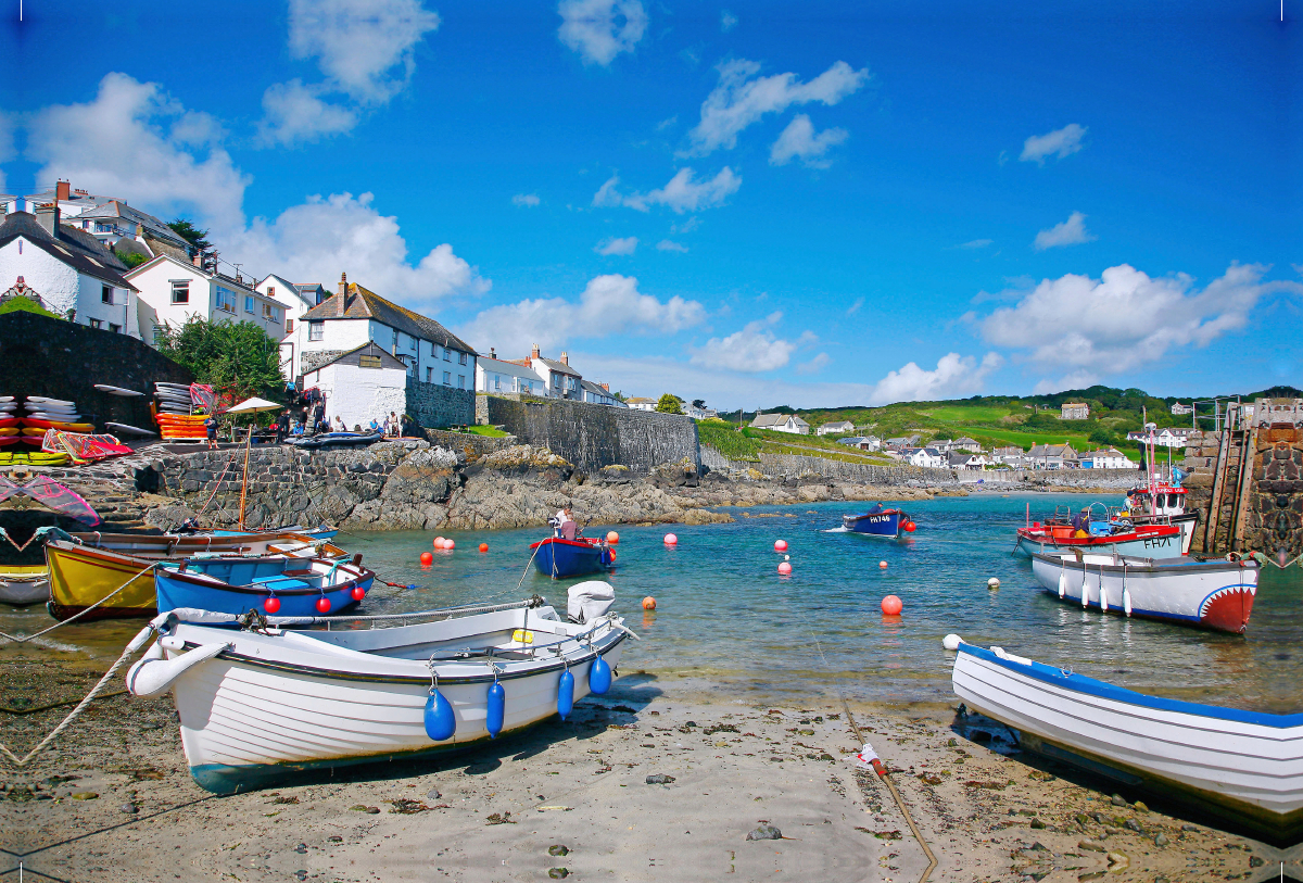 Coverack, Hafen und Fischerboote