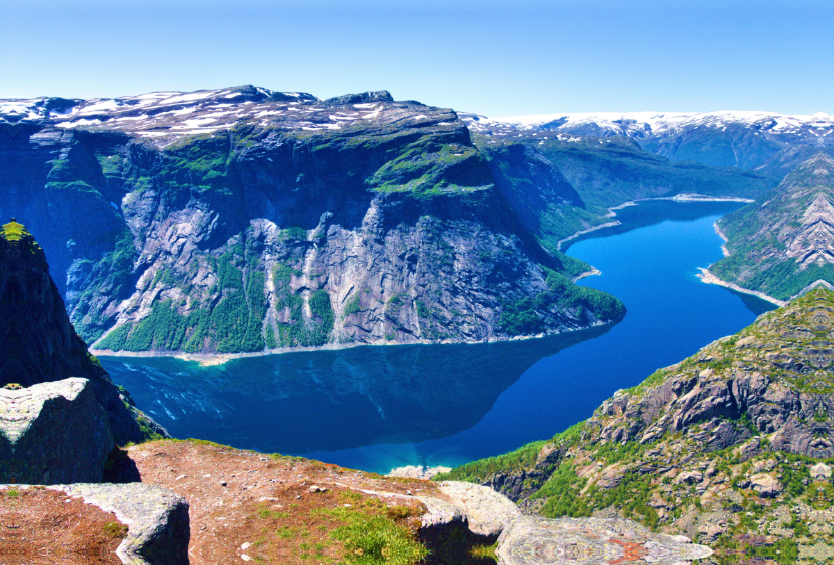 Ringedalsvatnet malerisch umrahmt