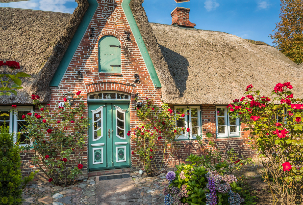 Historischer Hof mit Bauerngarten in Keitum