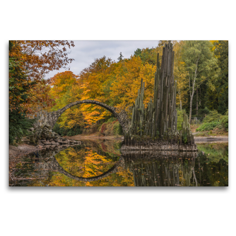 Ein Motiv aus dem Kalender Rakotzbrücke und See im  Kromlauerpark