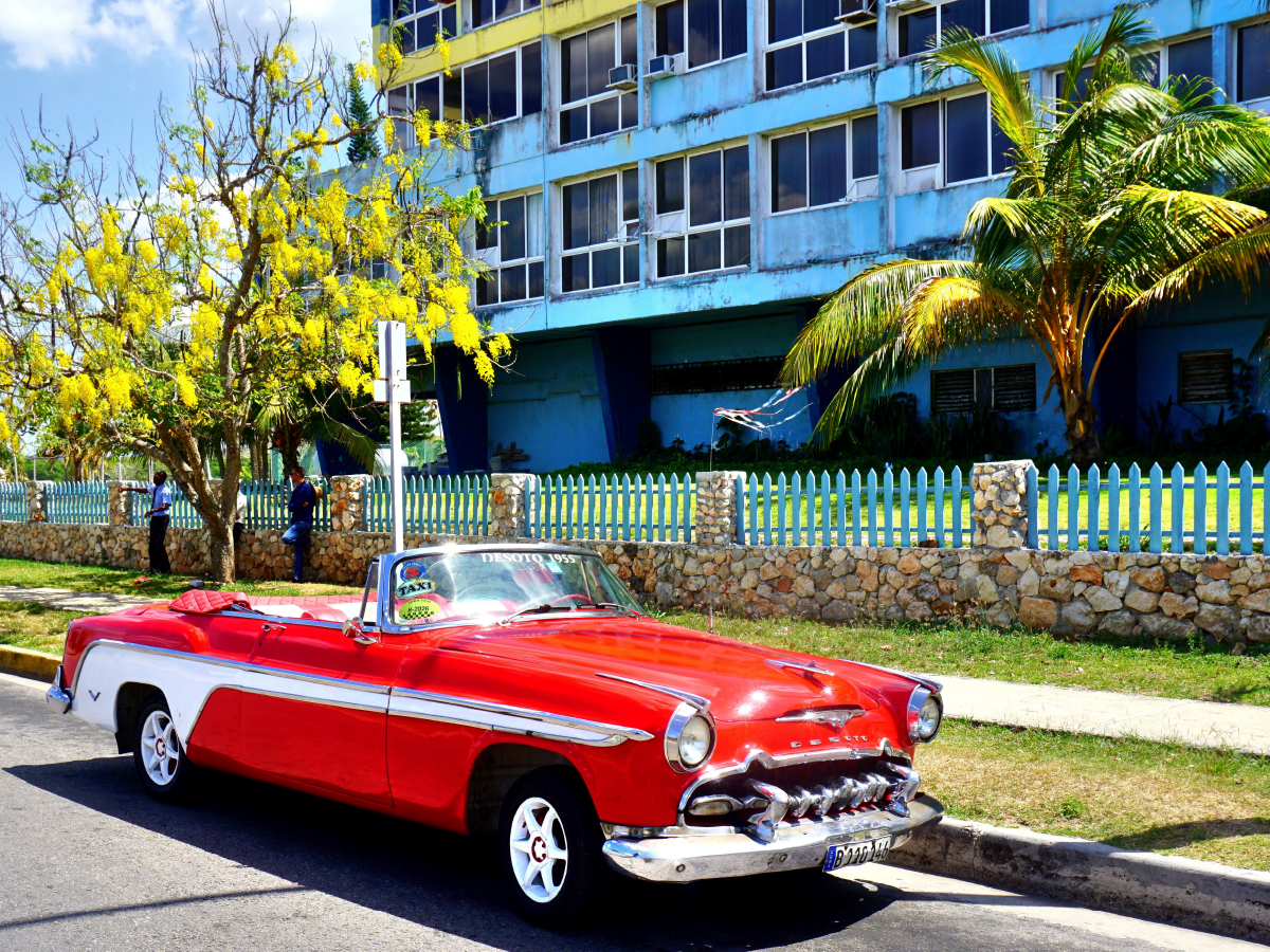 Der US-Oldtimer DeSoto Convertible Coupé von 1955 in Kuba