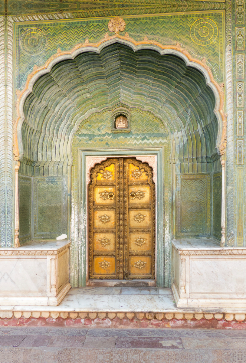 Prachtvoller Eingang im City Palace in Jaipur Rajasthan