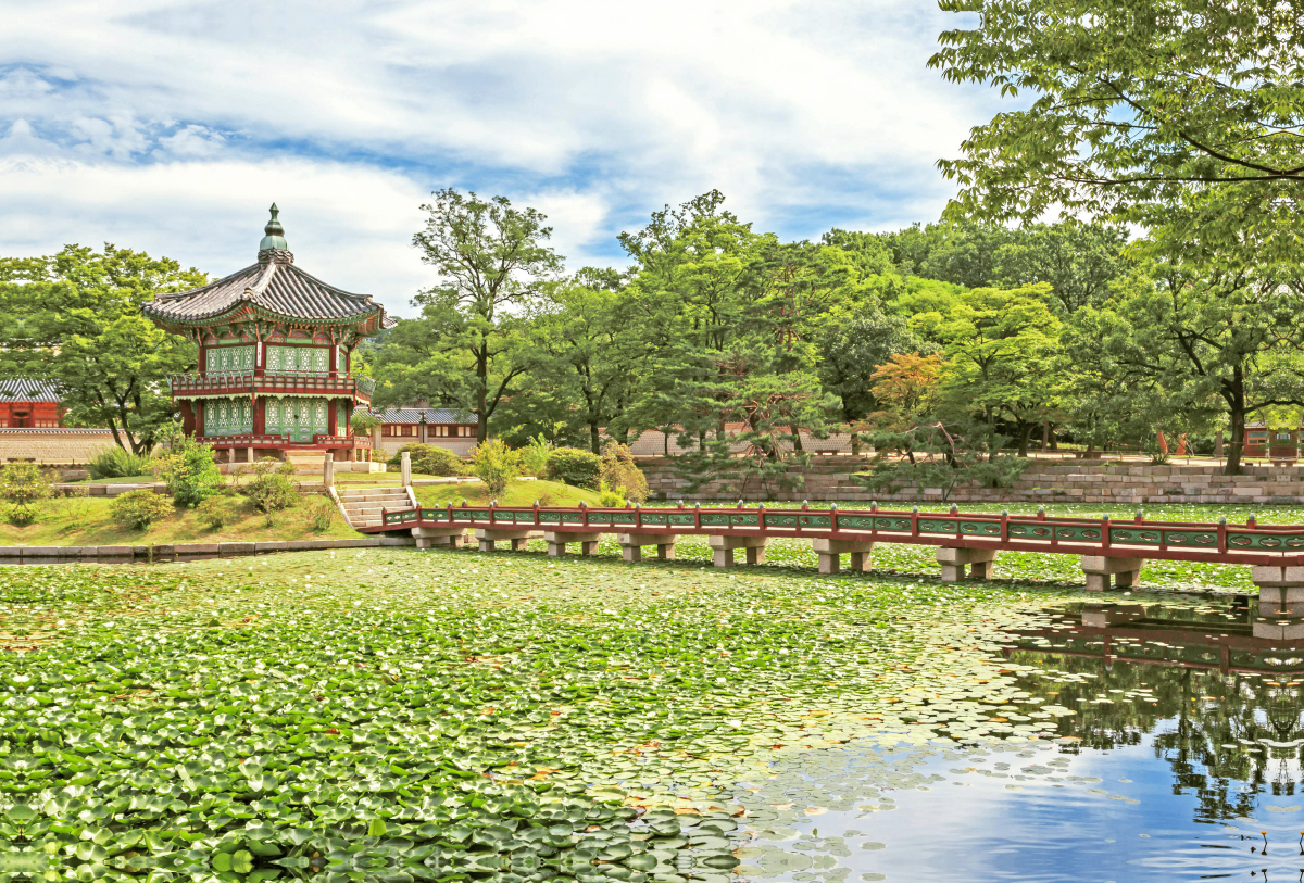 Hyangwonjeong Pavillon, Palastanlage in Seoul, Südkorea.