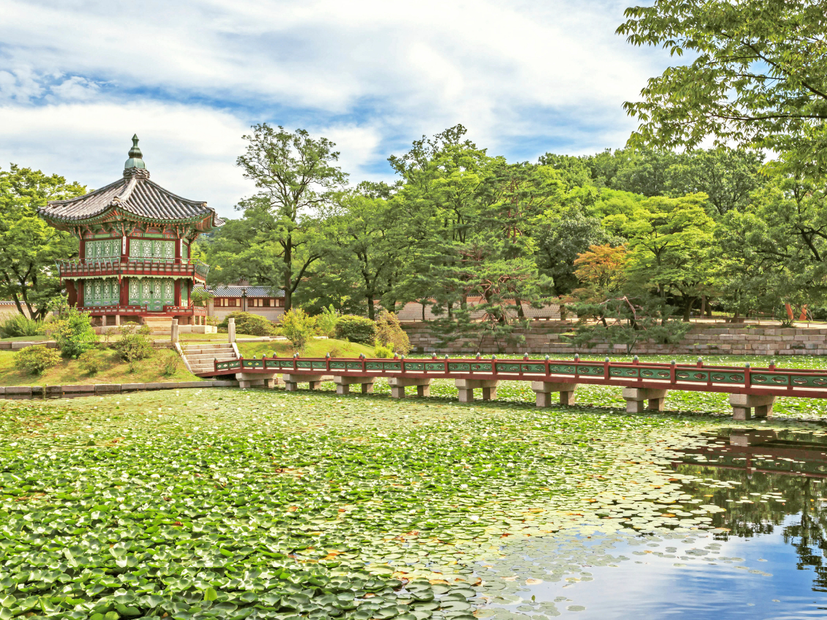 Hyangwonjeong Pavillon, Palastanlage in Seoul, Südkorea.