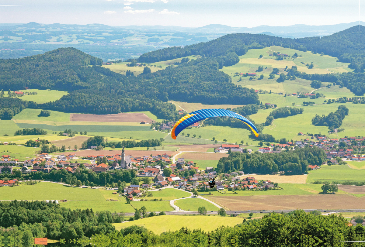 Paragliding bei schönstem Sonnenschein im Rupertiwinkel.