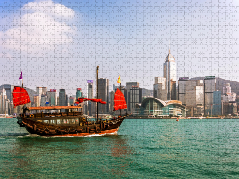 Dschunke im Victoria Harbour von Hongkong