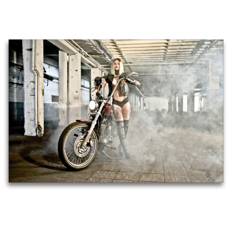 Sara Ready mit einer Sportster Seventy Two Bj.14