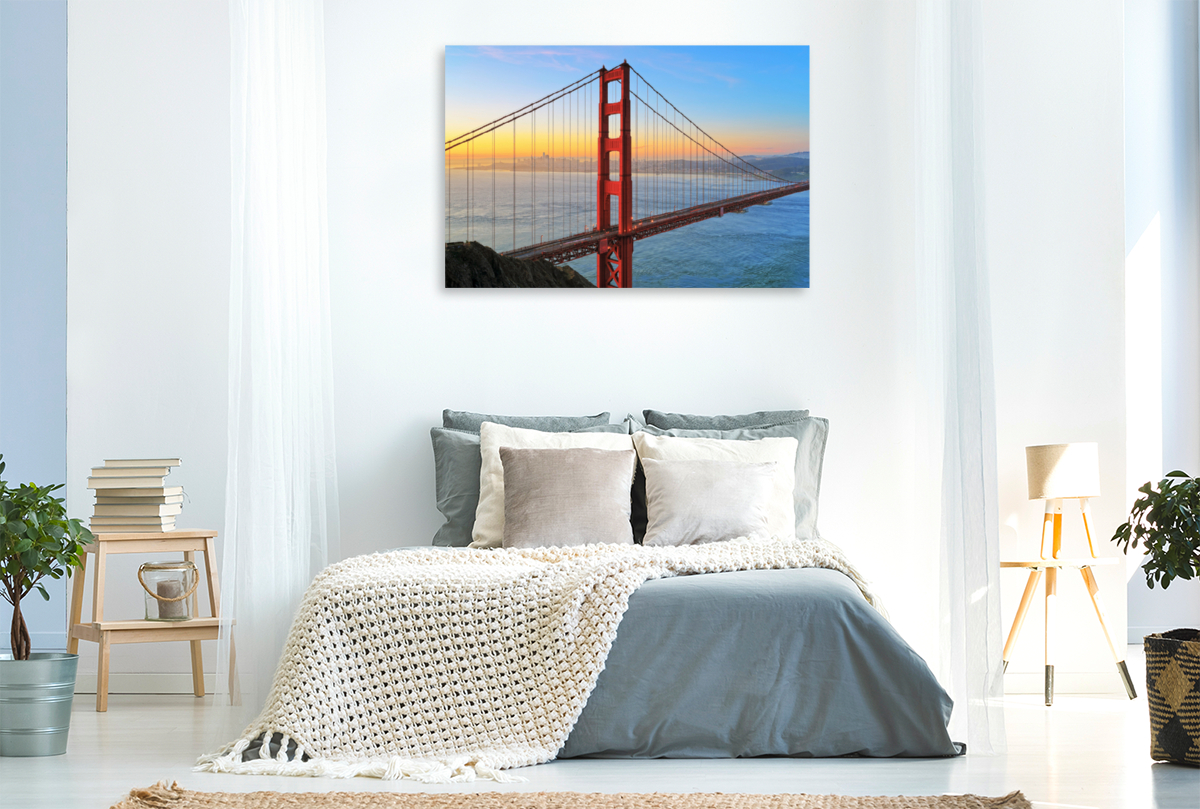 Golden Gate Bridge und San Francisco Skyline bei Sonnenaufgang