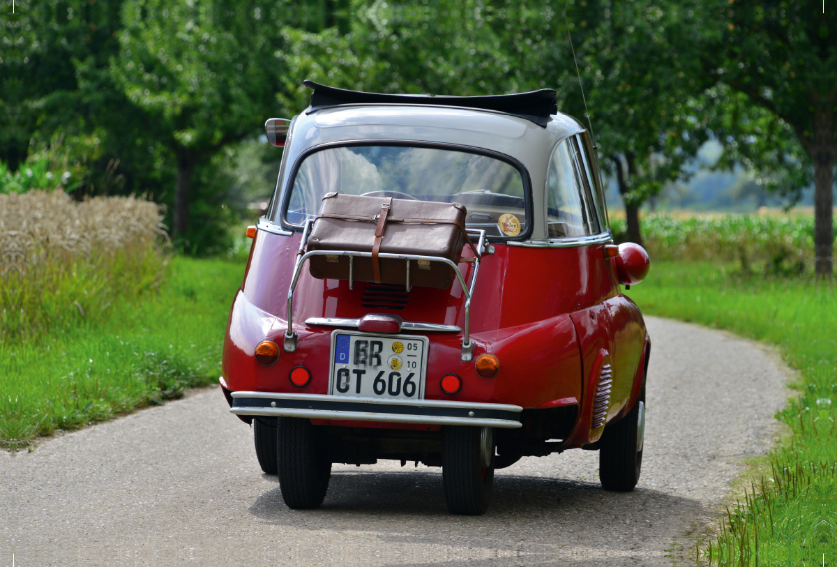 Ein Motiv aus dem Kalender BMW Isetta - Die Knutschkugel