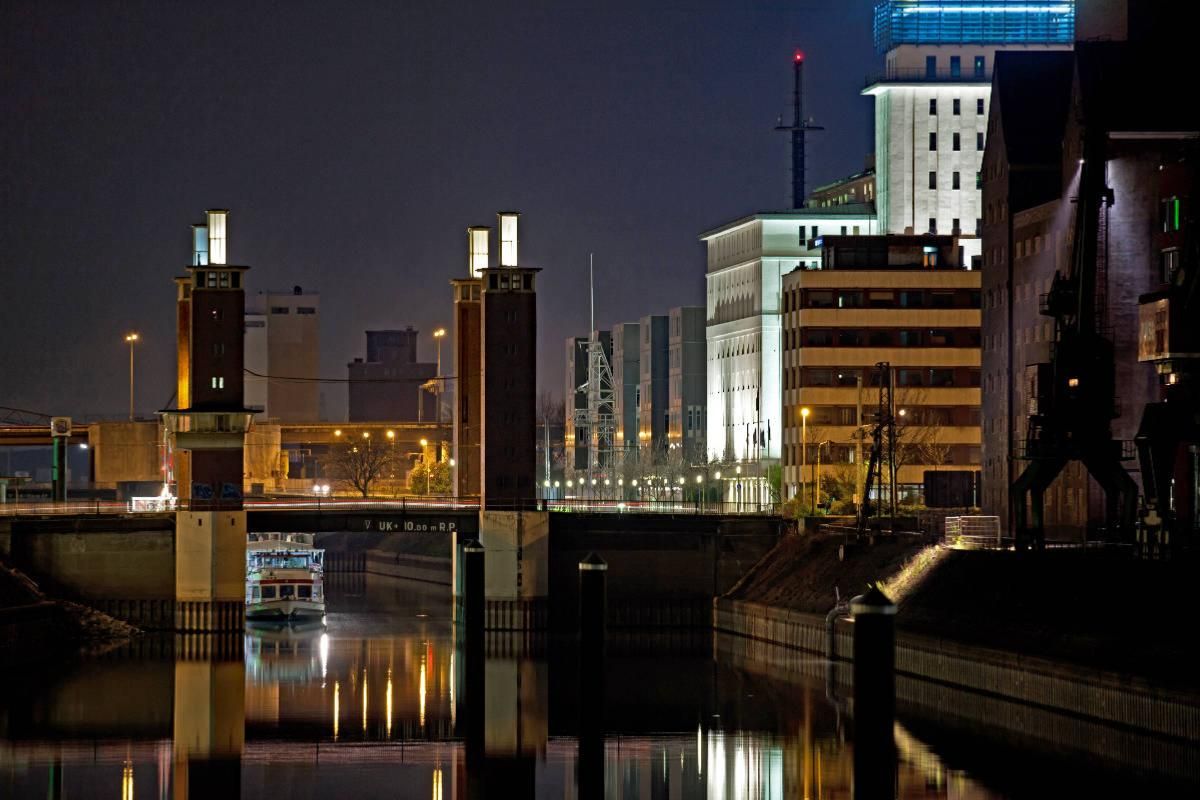 Das Schwanentor am Innenhafen Duisburg