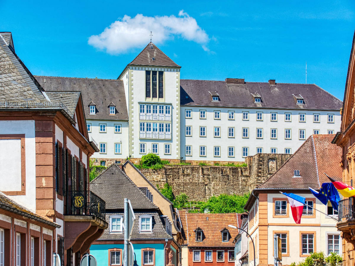 Blick auf das ehemalige Schloß