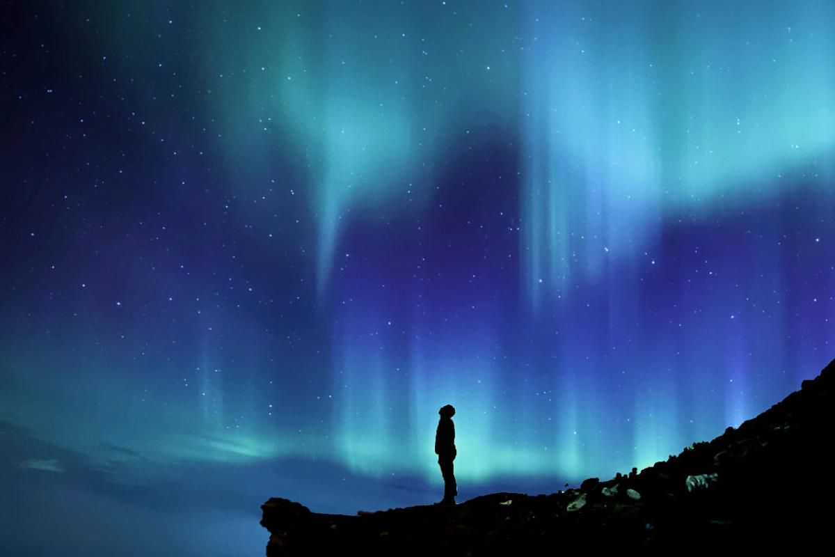 Nordlichter in sternenklarer Polarnacht