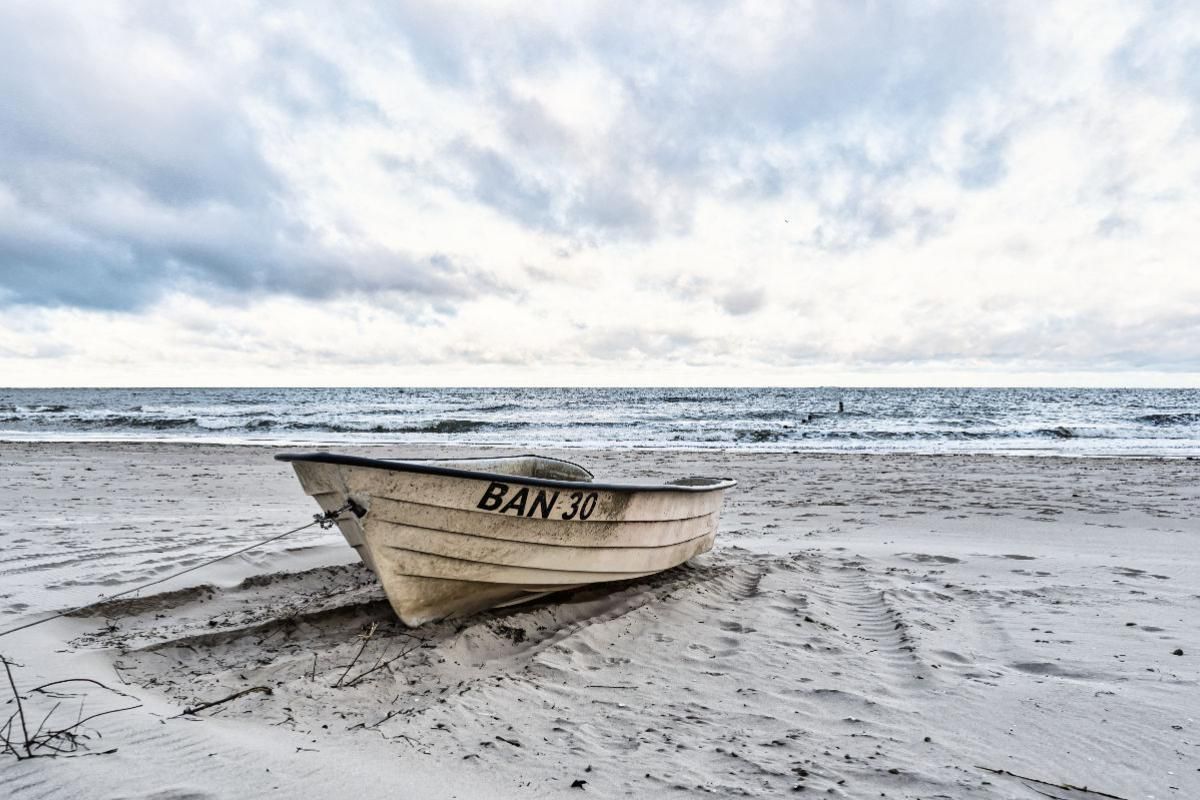 Boot am Strand von Heringsdorf auf der Insel Usedom