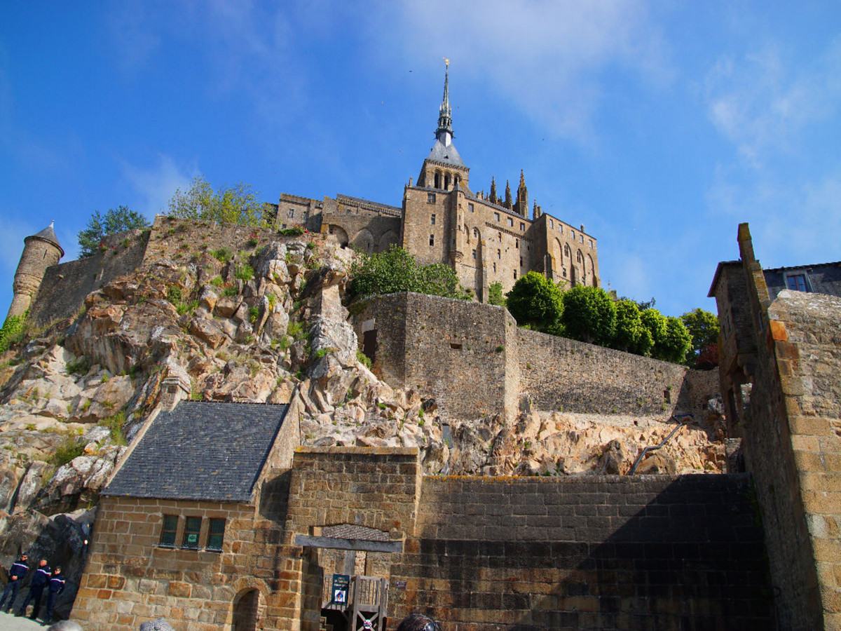 Le Mont-Saint-Michel - Blick empor auf den Klosterberg