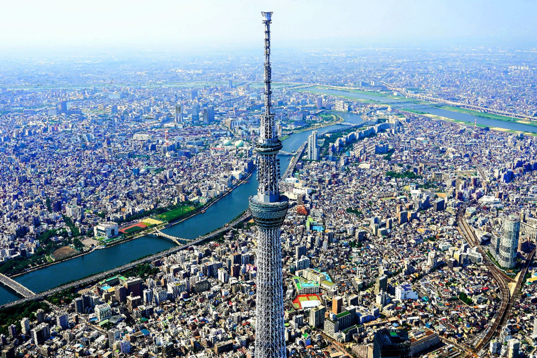 Blick über Tokio mit 634 m hohem Skytree