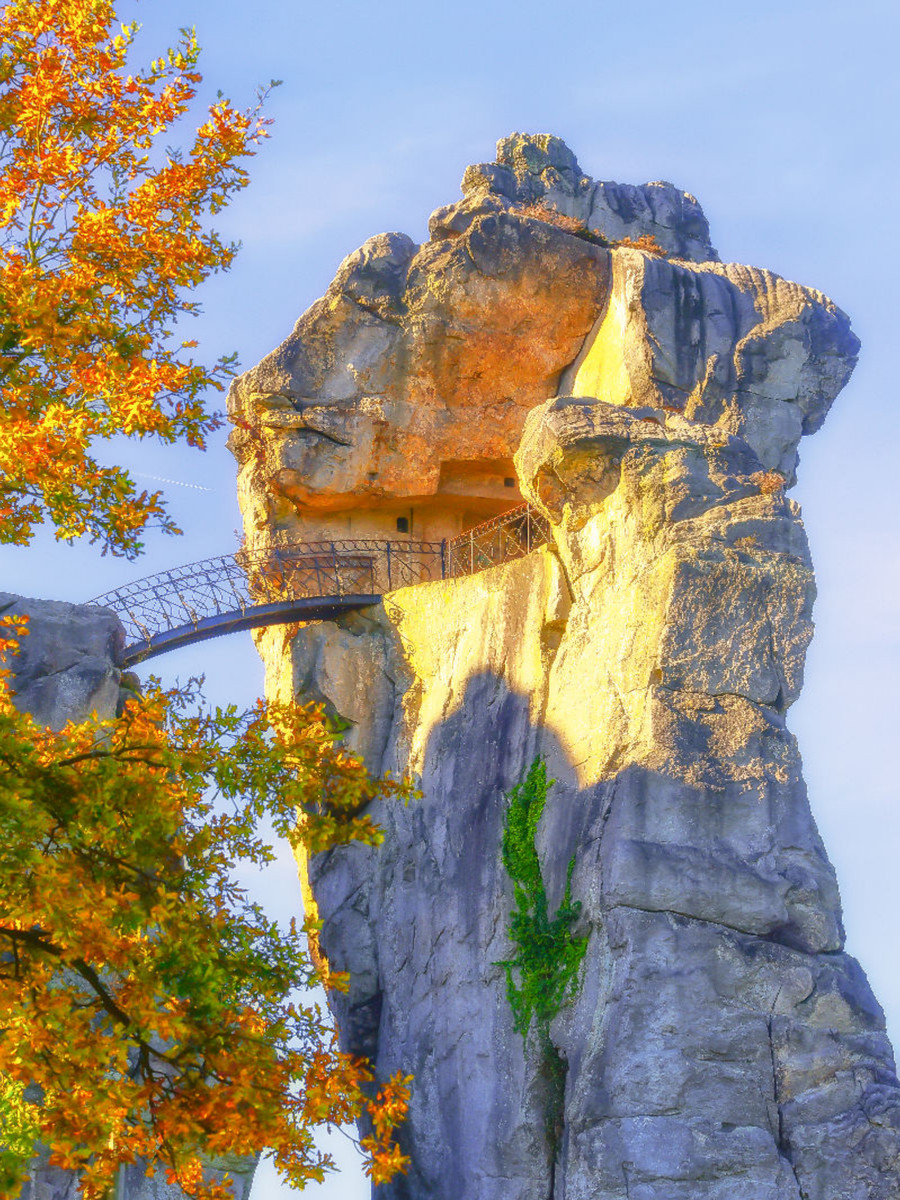 Mysteriöser Charme vom 40Meter hohen Sandsteinfelsen , Externsteine, Teutoburger Wald