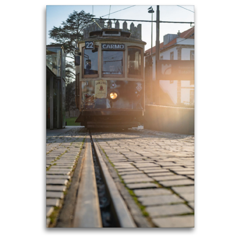 Eine alte Tram im Sonneschein