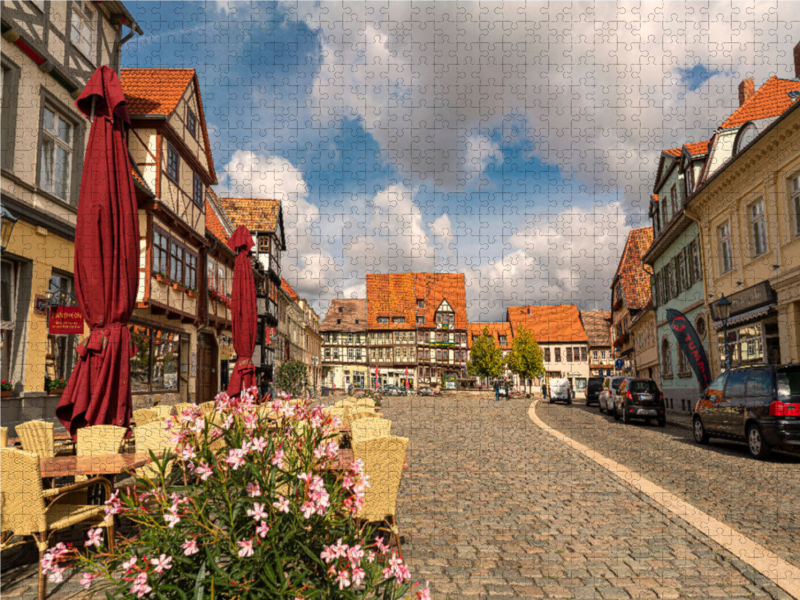 Die Neustadt vor den Mauern der Altstadt mit dem Mathildenbrunnen und dem dreigeschossigen Fachwerkhaus von 1671.