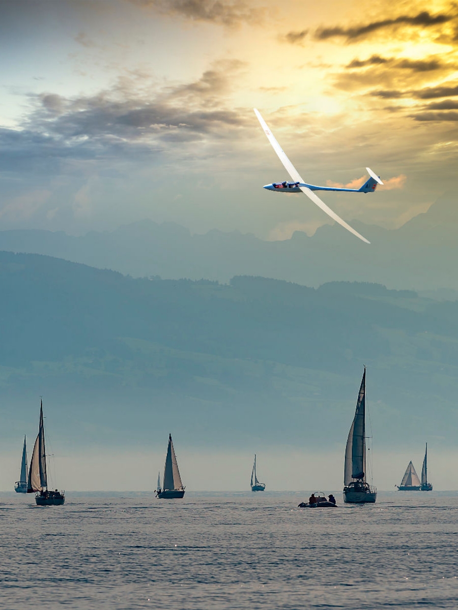 Segelflieger über dem Bodensee