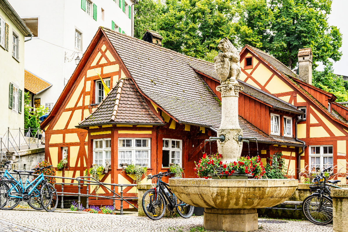 Brunnen in der Altstadt von Meersburg am Bodensee